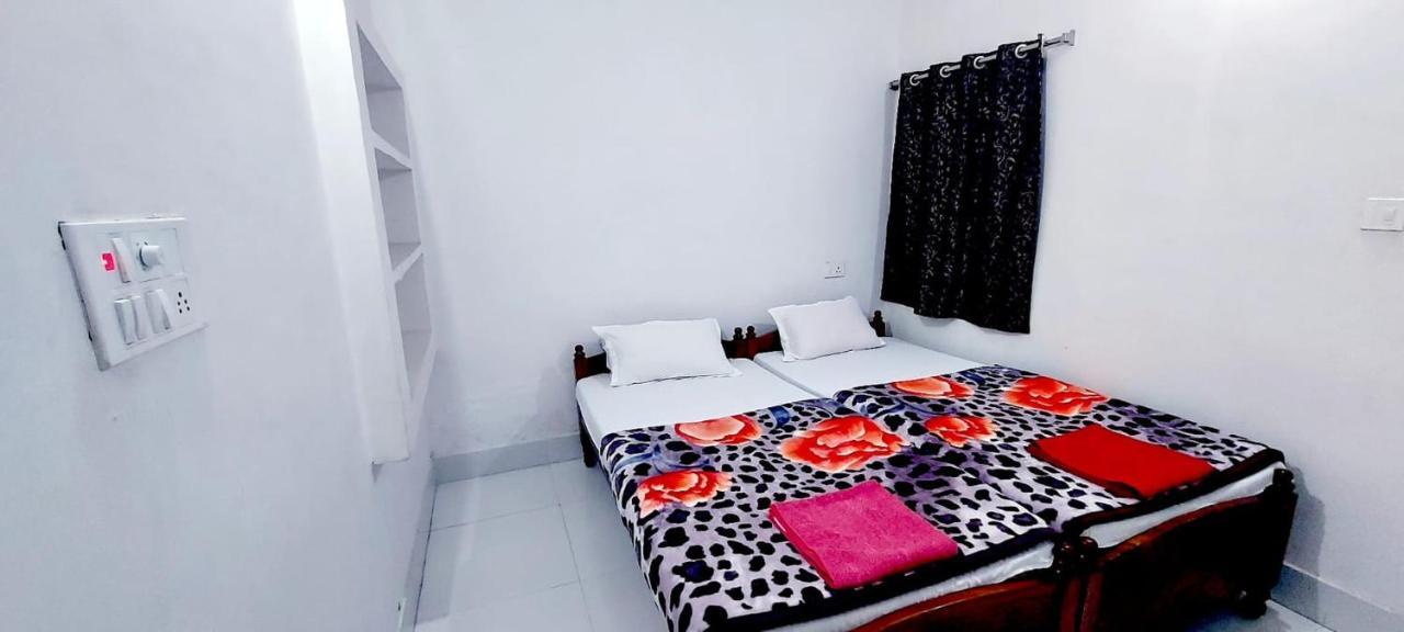 בודהגאיה Nilam Guest House מראה חיצוני תמונה