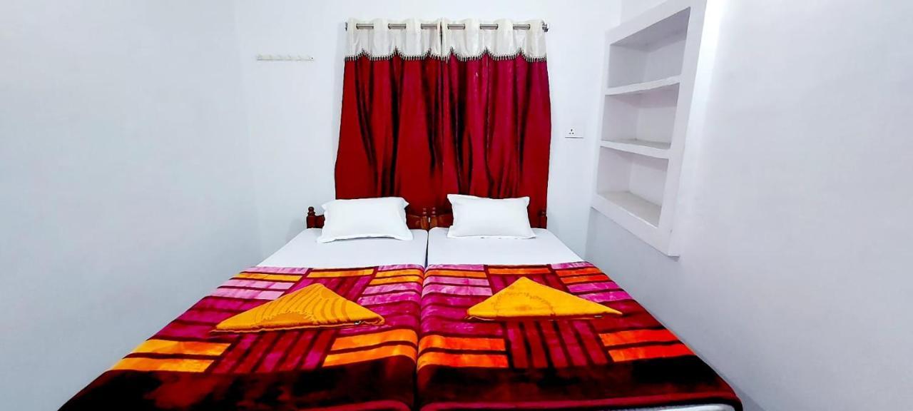 בודהגאיה Nilam Guest House מראה חיצוני תמונה